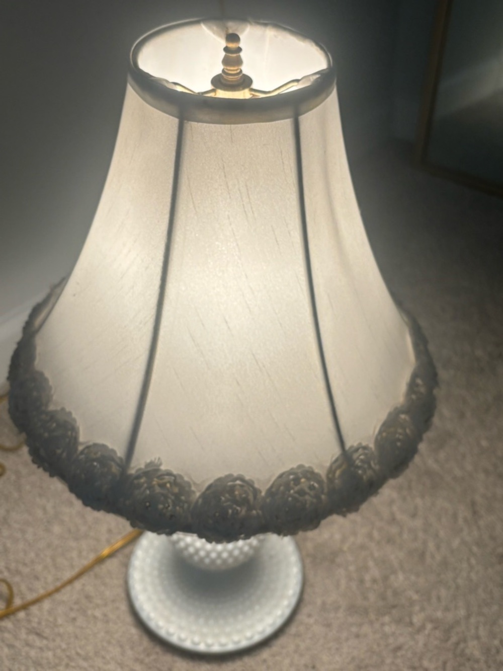 Vintage Shabby Chic White Hobnail Glass Table Lamp with Cream Fabric Shade - Picture 4 of 7